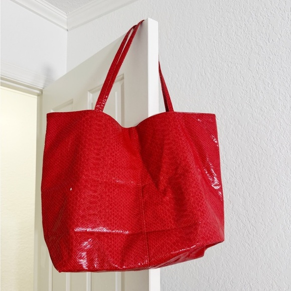 Vtg Saks Fifth Avenue red faux snake large tote bag - Picture 1 of 7